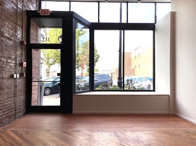 312 E Adams St, Springfield, IL for lease - Building Photo - Image 2 of 4