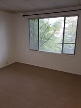 1727 4th Ave E, Olympia, WA for lease Interior Photo- Image 2 of 7