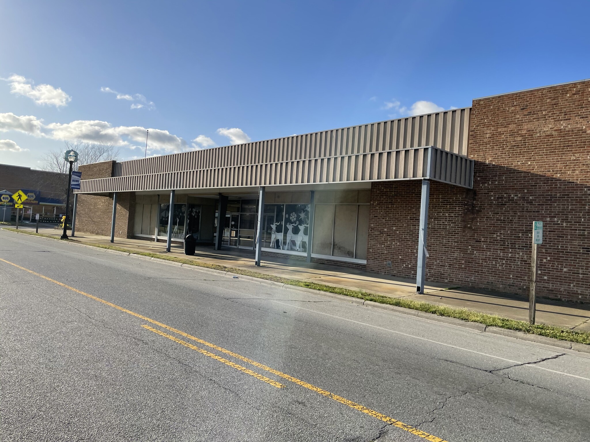 401 E Main St, Murfreesboro, NC 27855 - Maxway | LoopNet.com