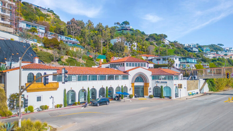 17575 Pacific Coast Hwy, Pacific Palisades, CA for lease - Building Photo - Image 1 of 10
