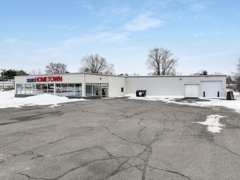 301 W Prairie View Rd, Chippewa Falls, WI for sale - Building Photo - Image 1 of 1