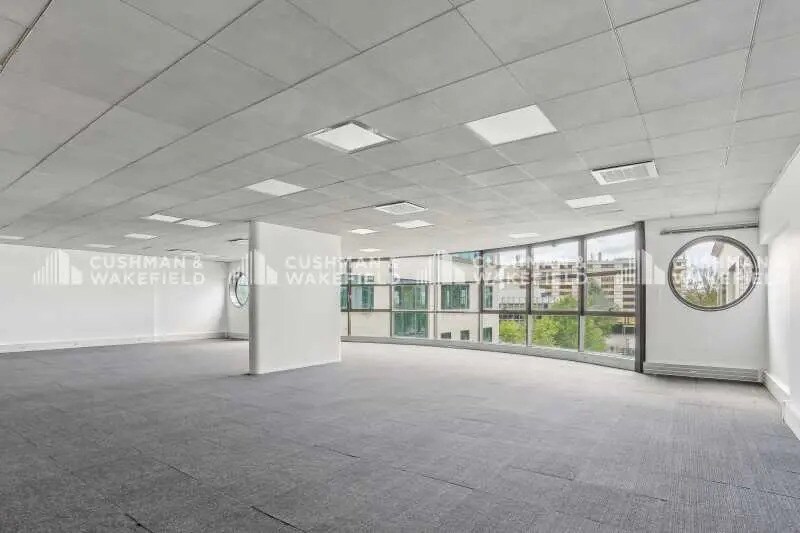 17 Rue Paul Dautier, Vélizy-Villacoublay for lease Interior Photo- Image 1 of 6