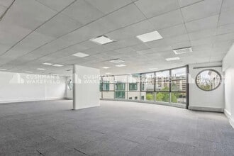 17 Rue Paul Dautier, Vélizy-Villacoublay for lease Interior Photo- Image 1 of 6