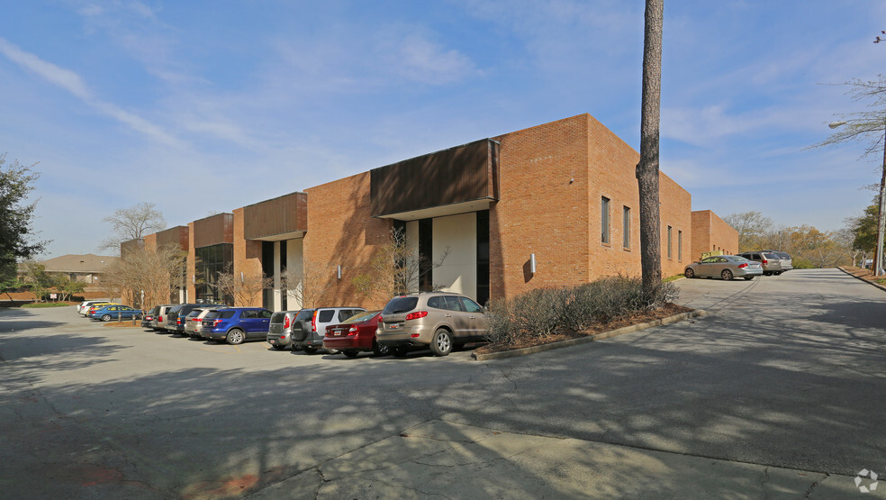 2700 Middleburg Dr, Columbia, SC for lease - Primary Photo - Image 1 of 16