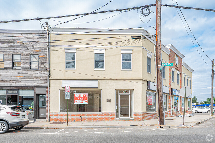 297 Broadway, Bethpage, NY for lease - Building Photo - Image 3 of 5