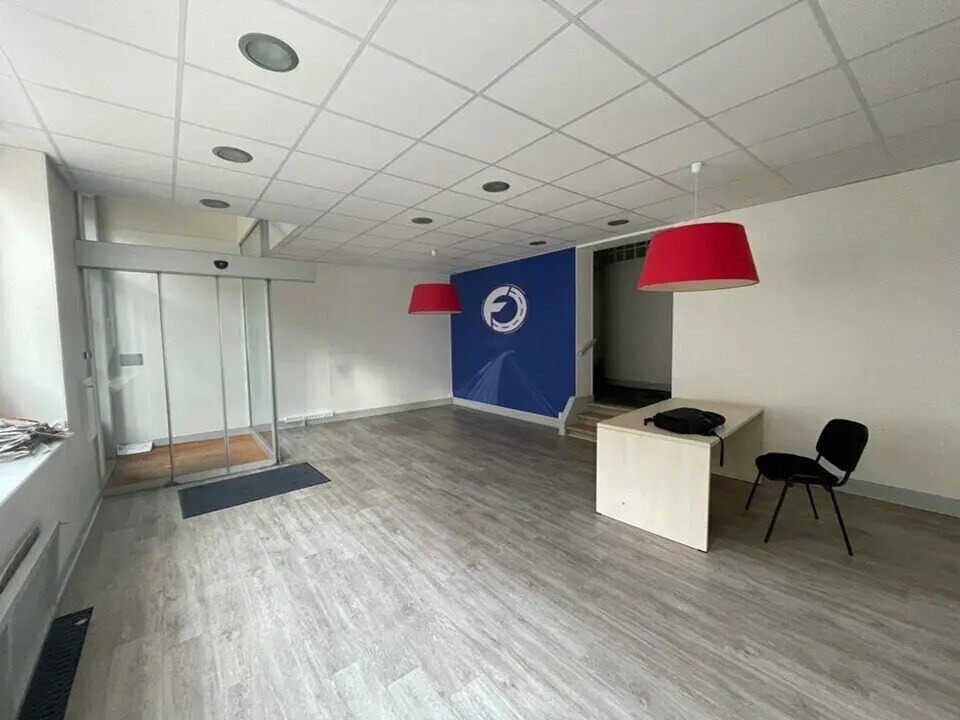 Office in Calais for lease Interior Photo- Image 1 of 4