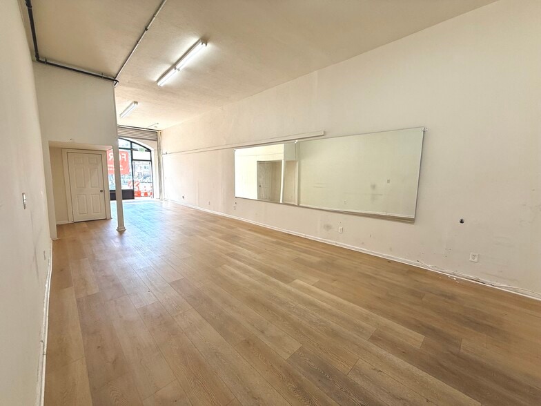 2869 W 7th St, Los Angeles, CA for lease - Building Photo - Image 1 of 11