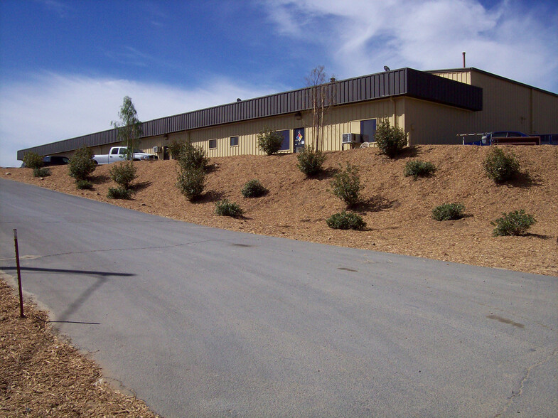 18975 Mermack Ave, Lake Elsinore, CA for lease - Building Photo - Image 2 of 5