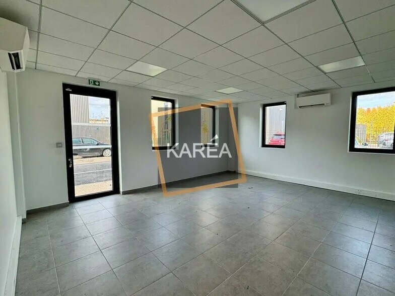 Flex in Bailly-Romainvilliers for lease - Interior Photo - Image 3 of 5