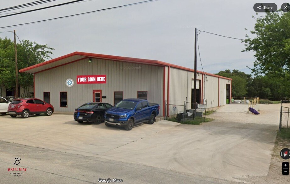 129 Industrial Dr, Boerne, TX for lease - Building Photo - Image 2 of 8