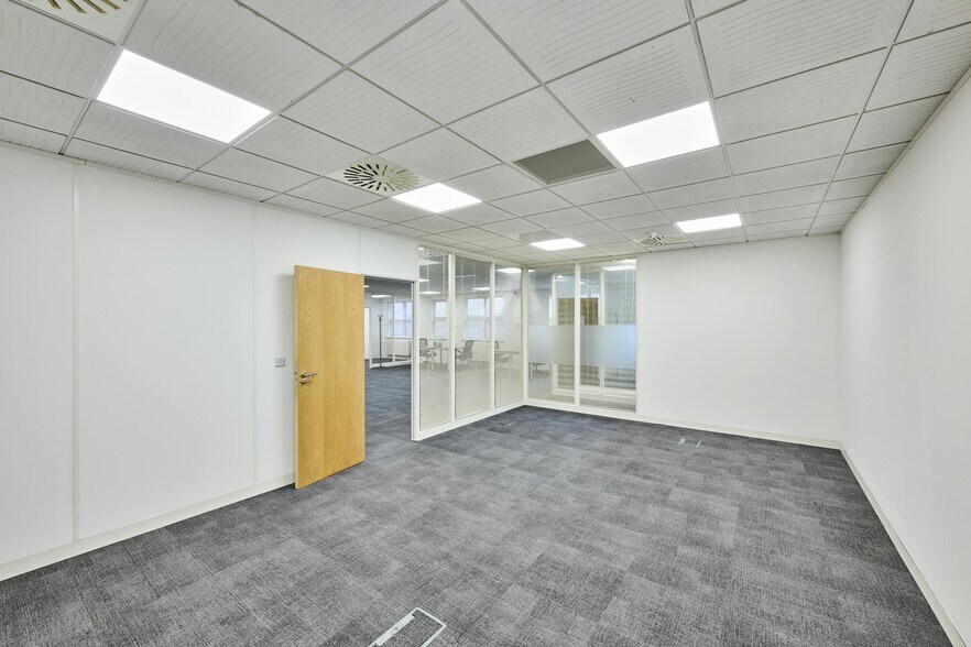 17 High St, Henley-In-Arden for lease - Building Photo - Image 3 of 10