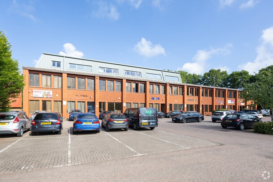 Whitworth Way, Crawley for lease - Building Photo - Image 1 of 3