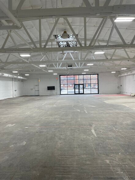 1827 W Hubbard St, Chicago, IL for sale - Interior Photo - Image 2 of 7