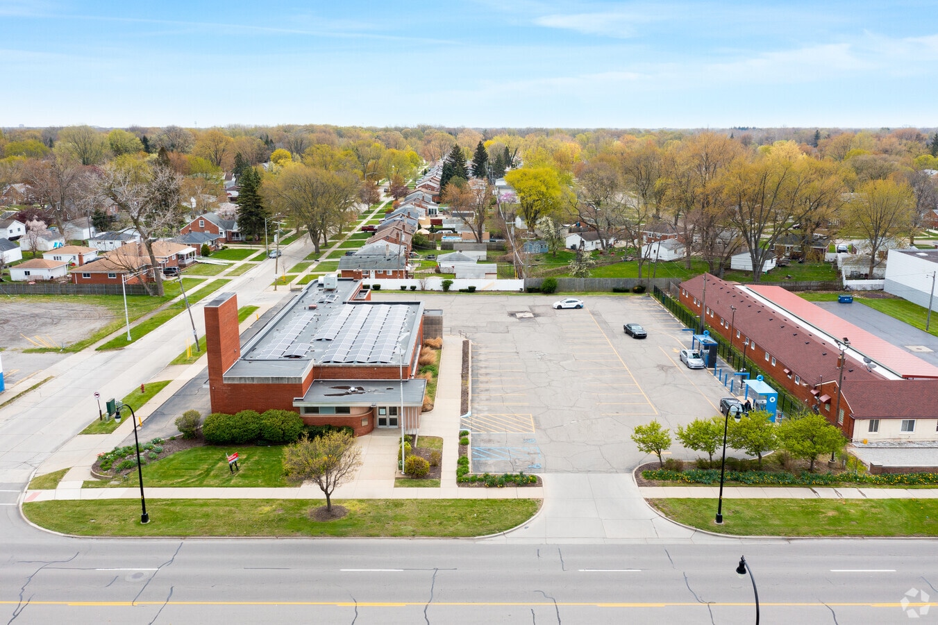 27901 Plymouth Rd, Livonia, MI 48150