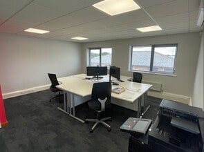 Common Rd, York for lease Interior Photo- Image 1 of 3