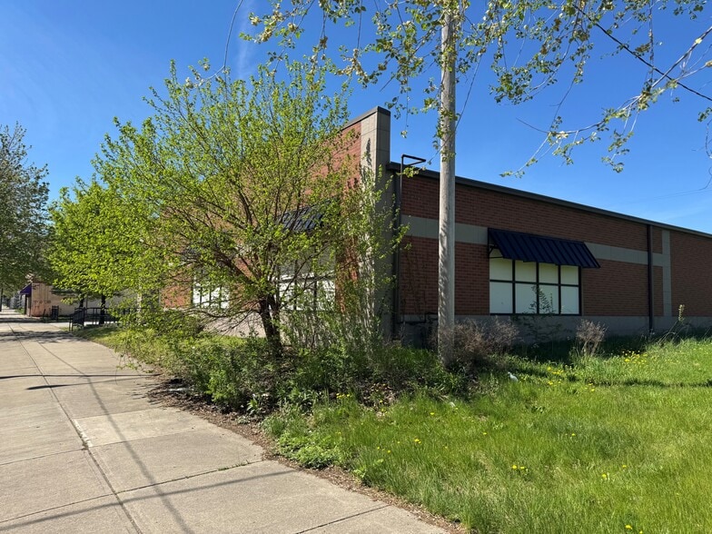 2272 E 55th St, Cleveland, OH for sale - Building Photo - Image 3 of 12