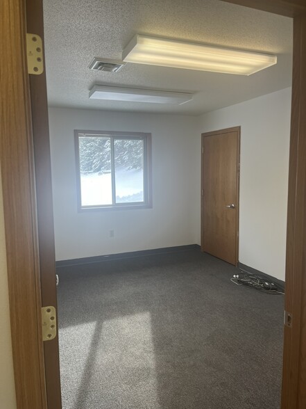 1216 Mark Ave, Tomah, WI for lease - Building Photo - Image 3 of 7