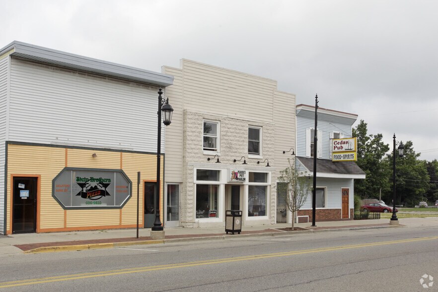 73 S Main St, Cedar Springs, MI for lease - Primary Photo - Image 1 of 2