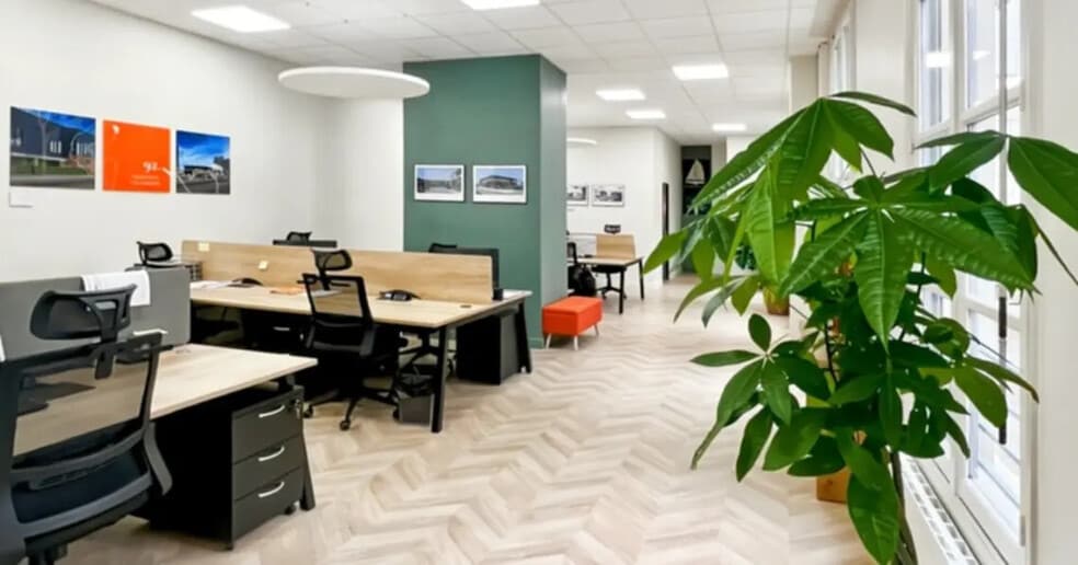 Office in Saint-Germain-en-Laye for lease - Interior Photo - Image 3 of 9