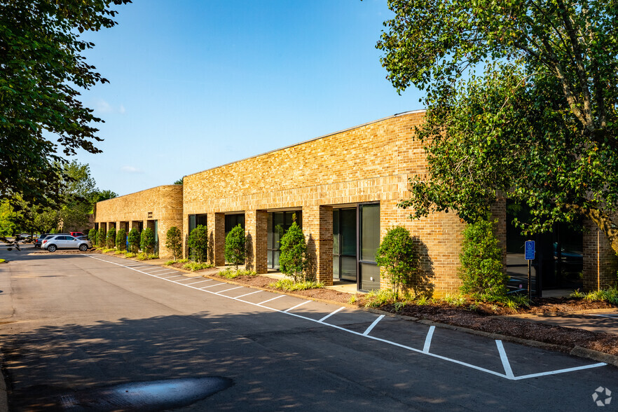 500 Wilson Pike Cir, Brentwood, TN for lease - Building Photo - Image 2 of 5