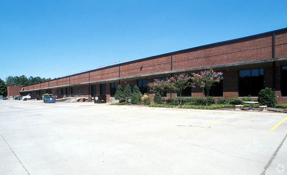 1650 International Ct, Norcross, GA for lease - Building Photo - Image 3 of 11