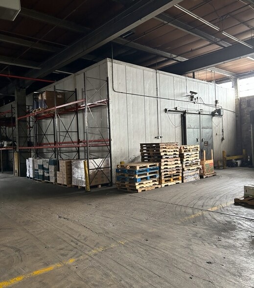 200 Stewart Ave, Brooklyn, NY for lease - Building Photo - Image 3 of 8