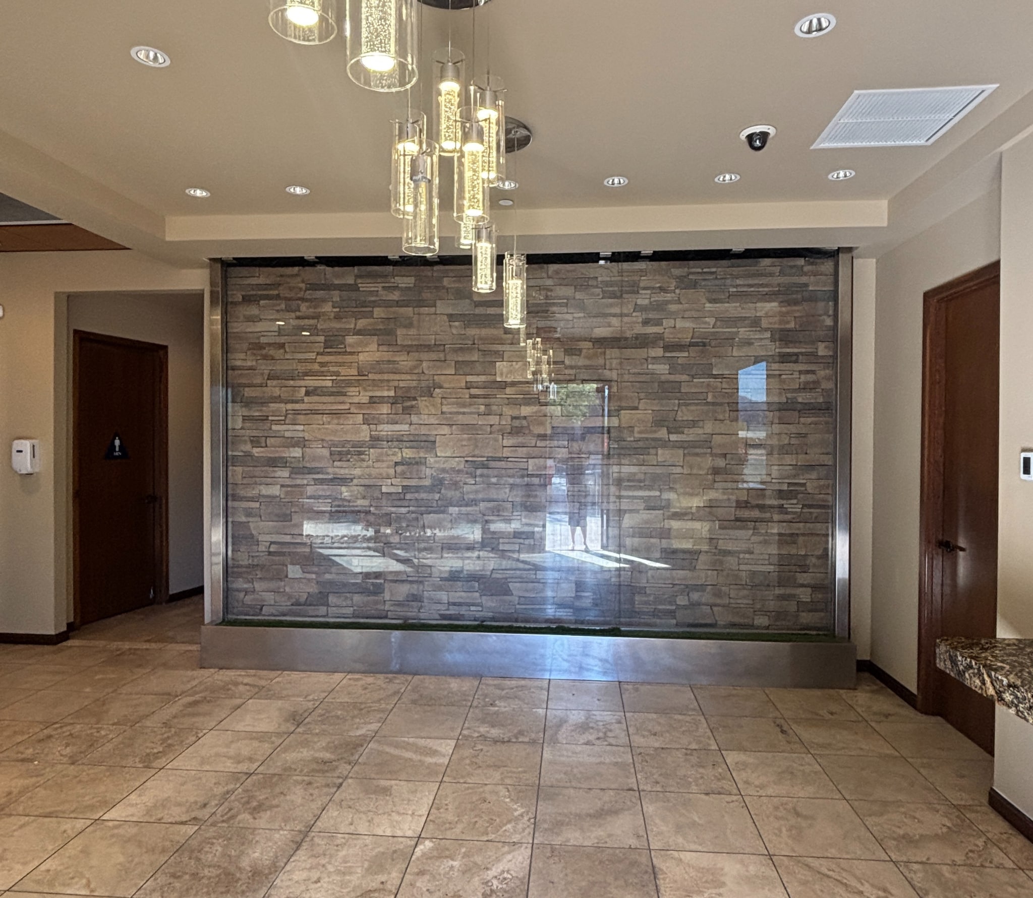 39810 Portola Ave, Palm Desert, CA for lease Interior Photo- Image 1 of 8