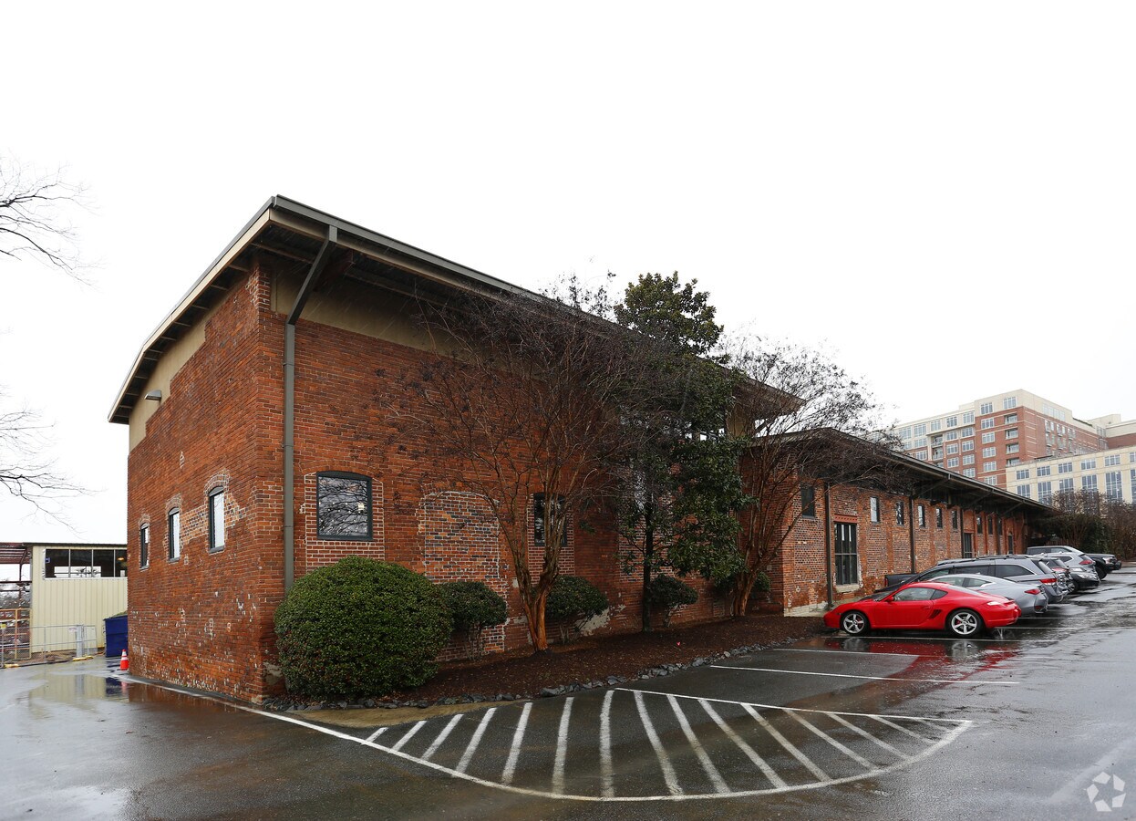 2116 Hawkins St, Charlotte, NC 28203