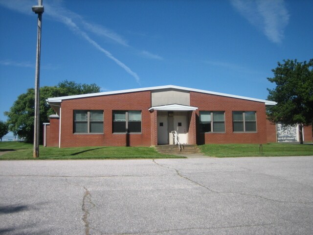 404 Malcolm Dr, Westminster, MD for sale - Building Photo - Image 1 of 1