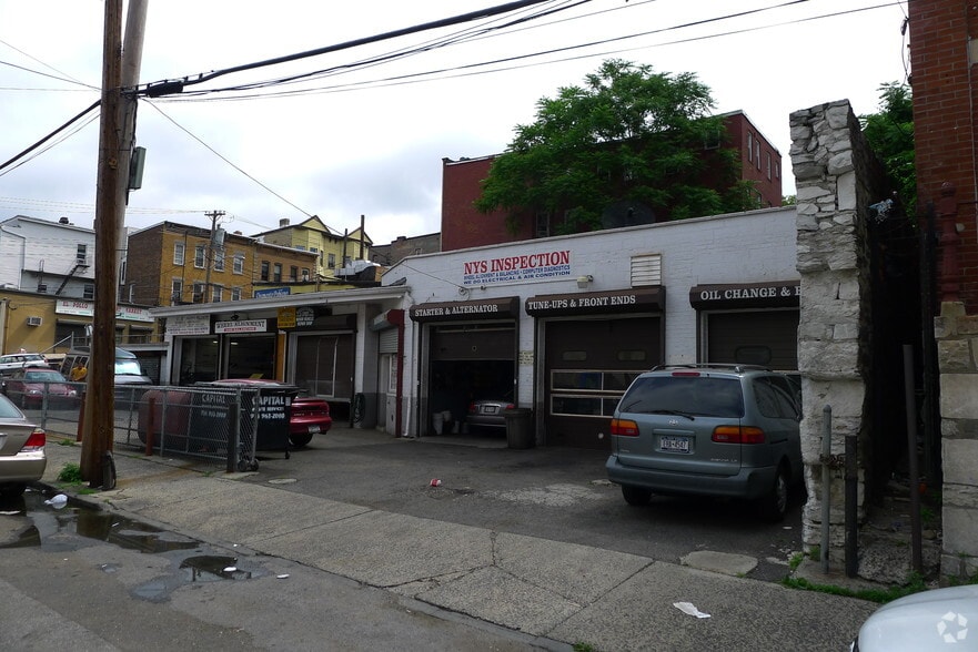 3032 School St, Yonkers, NY 10701