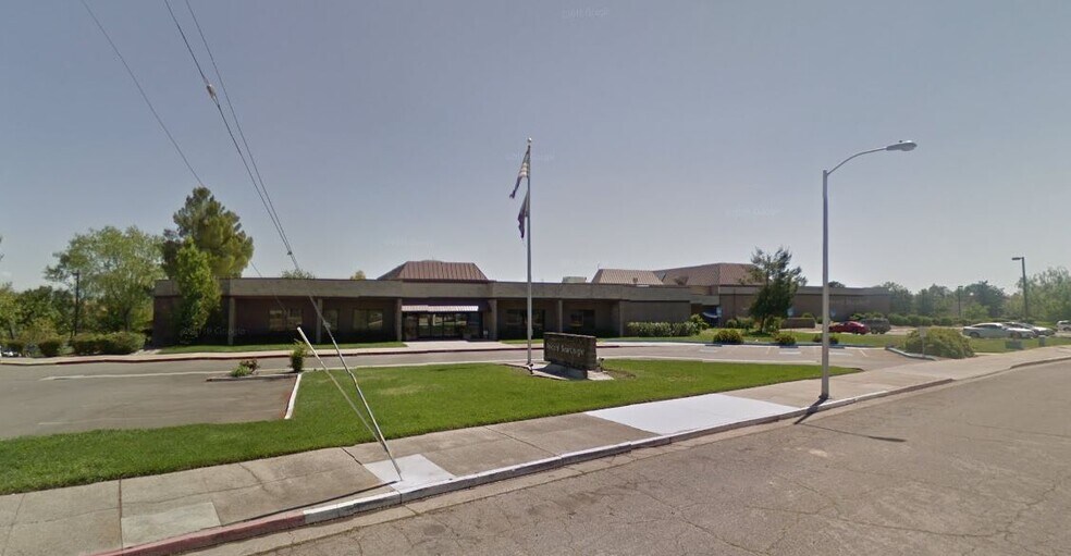 1101 Twin View Blvd, Redding, CA 96003