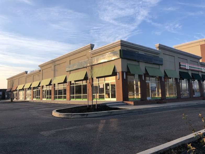 25 Eastern Blvd, Essex, MD for lease - Building Photo - Image 1 of 12