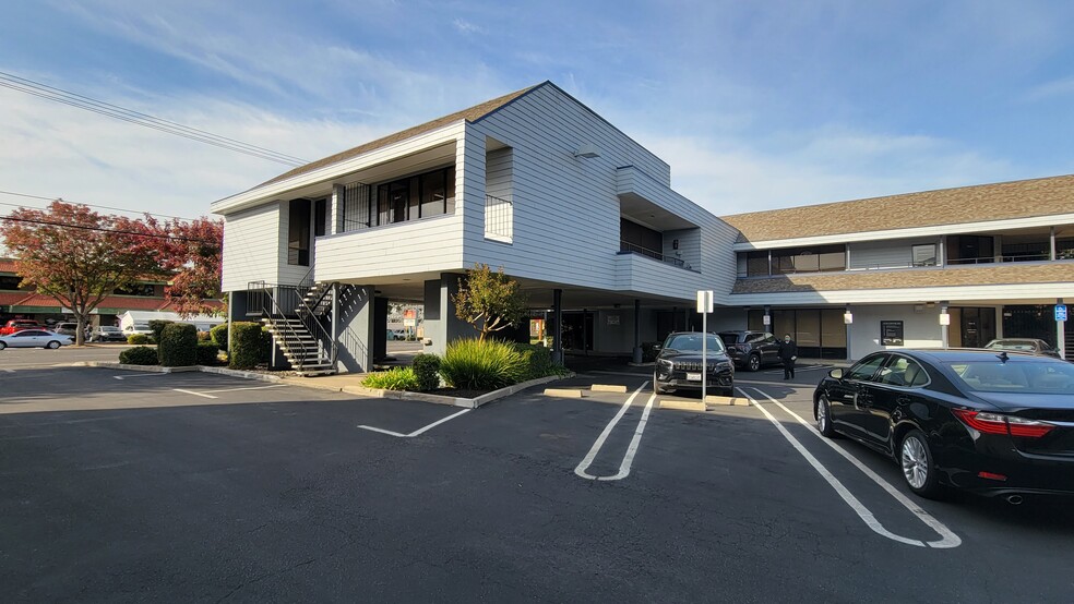 1518 Coffee Rd, Modesto, CA for lease - Building Photo - Image 2 of 20