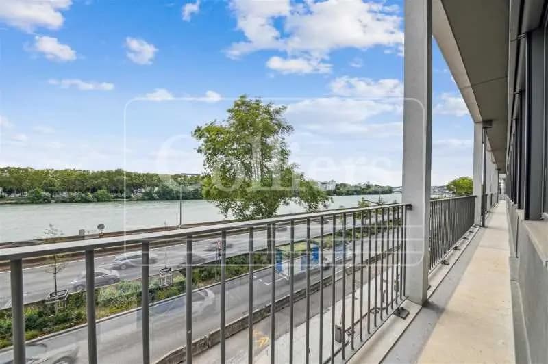 Retail in Lyon for lease - Building Photo - Image 2 of 11