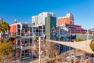 Downtown Containter Park - Pub