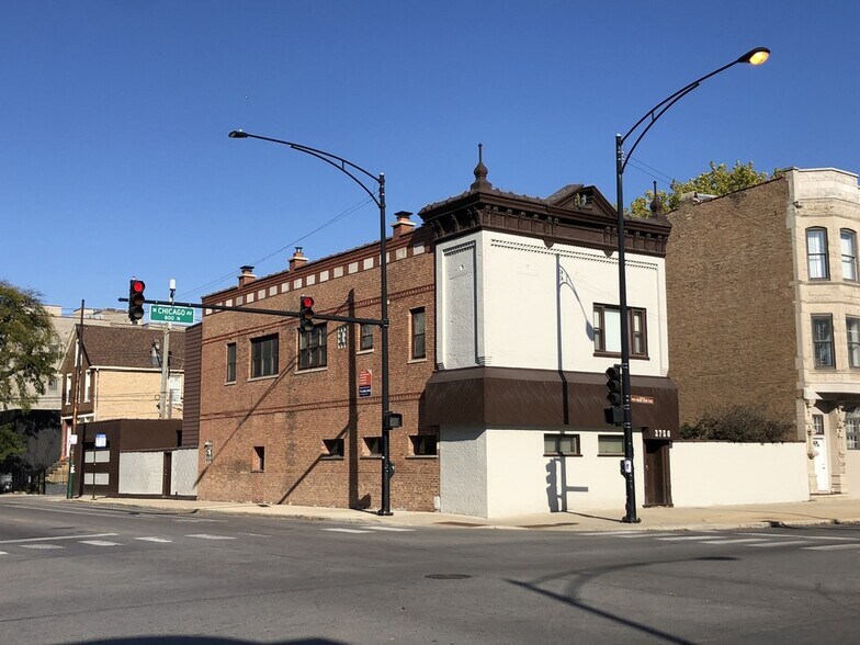 2758 W Chicago Ave, Chicago, IL for sale - Primary Photo - Image 1 of 1