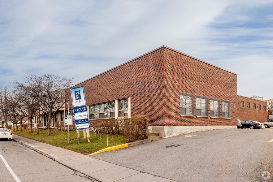 460-500 Boul Montpellier, Montréal, QC for lease - Primary Photo - Image 1 of 7