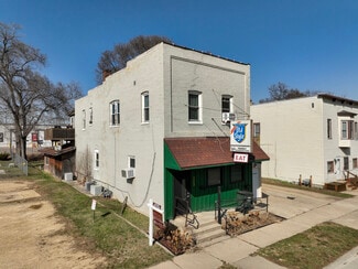 More details for 223 W Oneida St, Portage, WI - Retail for Sale