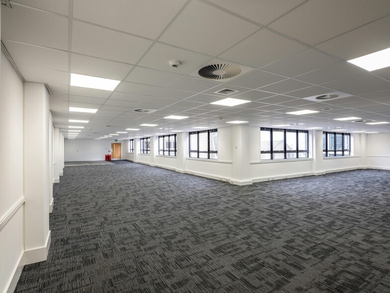 475-485 Union St, Aberdeen for lease - Interior Photo - Image 2 of 4