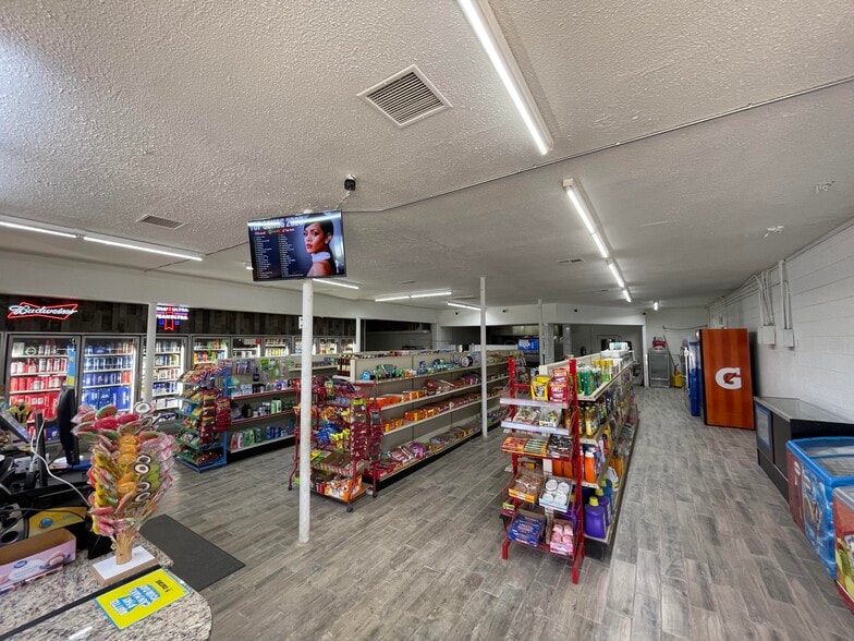 12461 Amethyst Ave, Cutler, CA for sale - Building Photo - Image 3 of 16