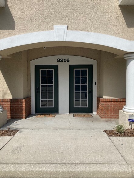 3216 Cove Bend Dr, Lutz, FL for lease - Building Photo - Image 2 of 14