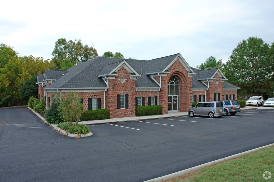 110 N Campbell Station Rd, Knoxville, TN 37934