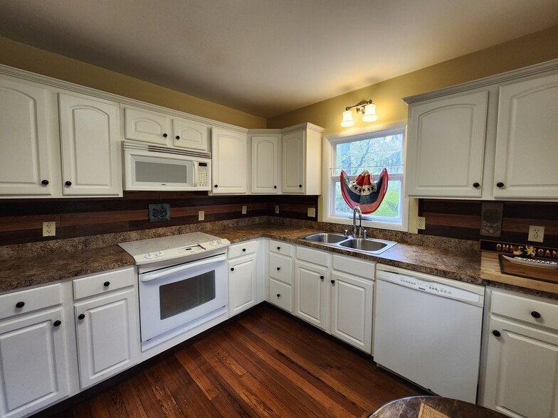 1392 Pocono Blvd, Mount Pocono, PA for sale - Building Photo - Image 3 of 9