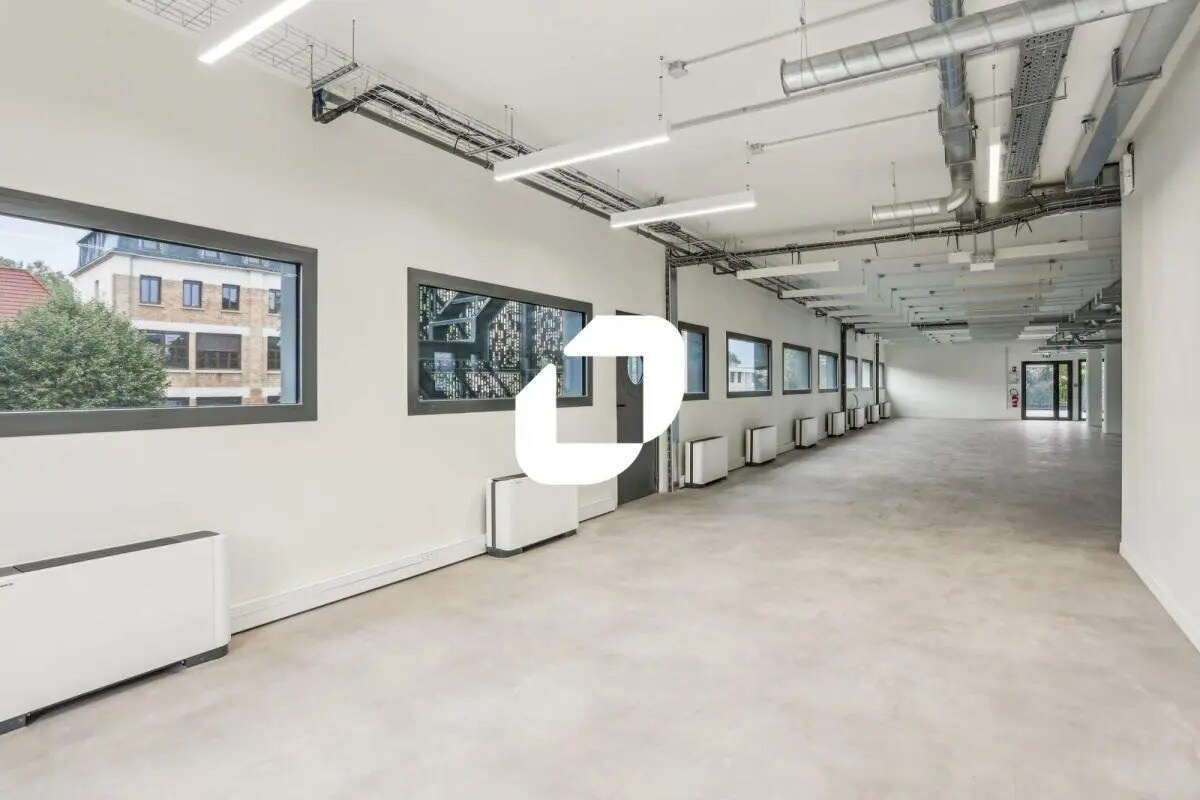 Office in Nogent-sur-Marne for sale Building Photo- Image 1 of 13