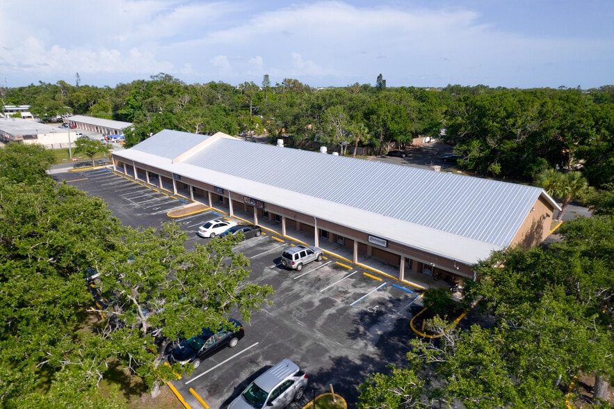 1112 Whitfield Ave, Sarasota, FL for sale - Building Photo - Image 3 of 11