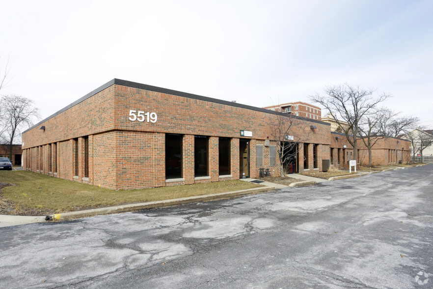 5519 N Cumberland Ave, Chicago, IL for lease - Primary Photo - Image 1 of 3