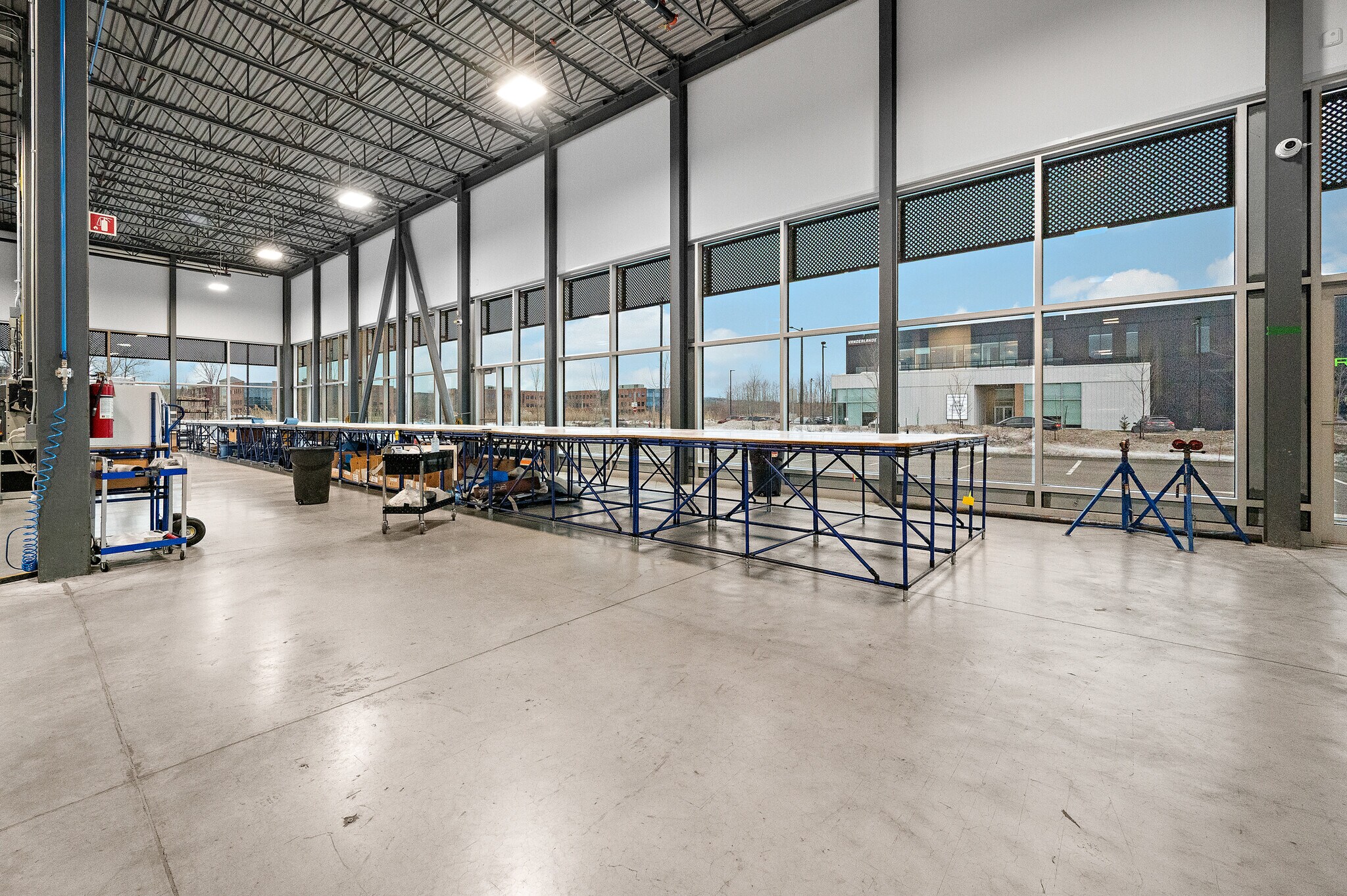 1255 Rue du Blizzard, Québec, QC for lease Interior Photo- Image 1 of 8