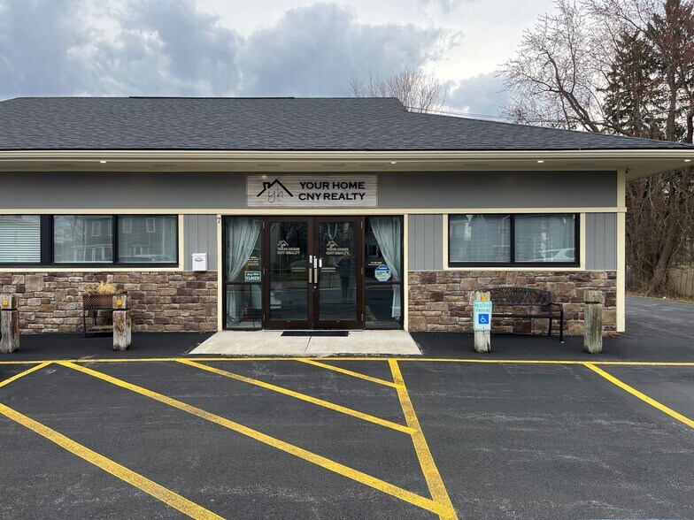 7-9 Salina St, Baldwinsville, NY for sale - Primary Photo - Image 1 of 1