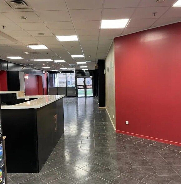 Retail in Dijon for sale - Interior Photo - Image 2 of 4