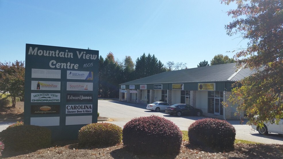 1605 Locust Hill Rd, Greer, SC for sale - Primary Photo - Image 1 of 1